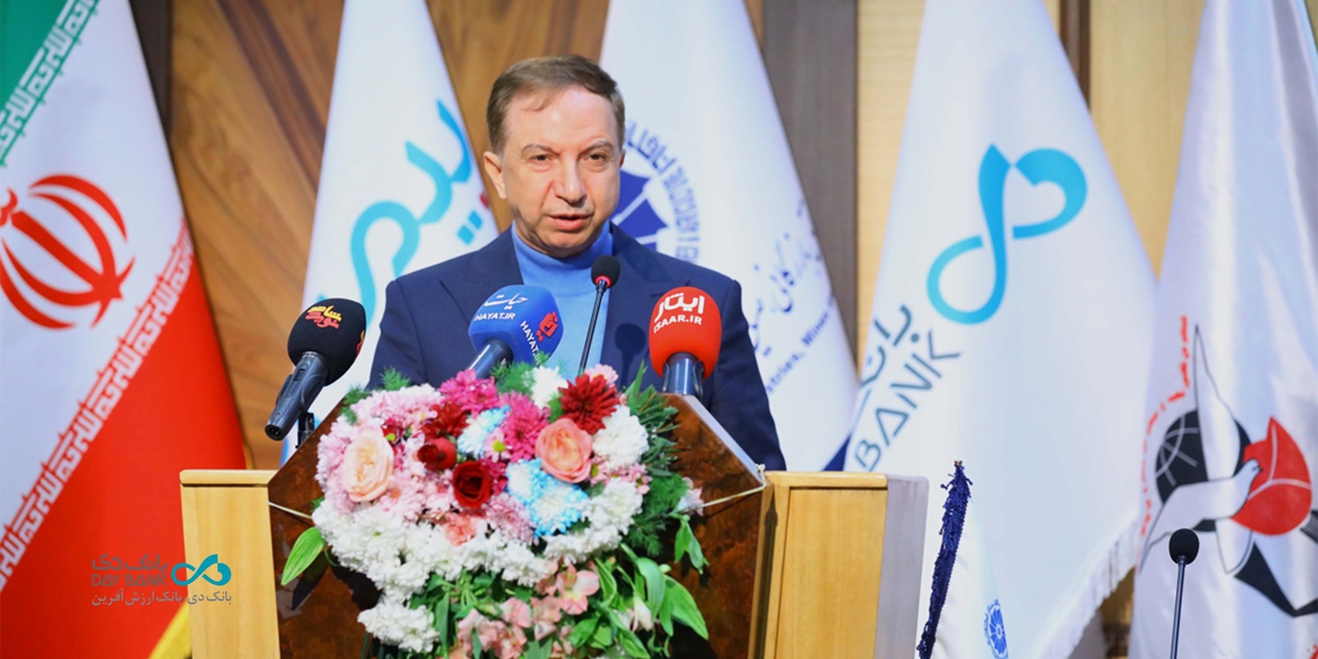  مدیرعامل بانک دی عنوان کرد: کارت هوشمند نخبگان اقتصادی خدمتی متمایز برای فعالان اقتصادی شاهد و ایثارگر