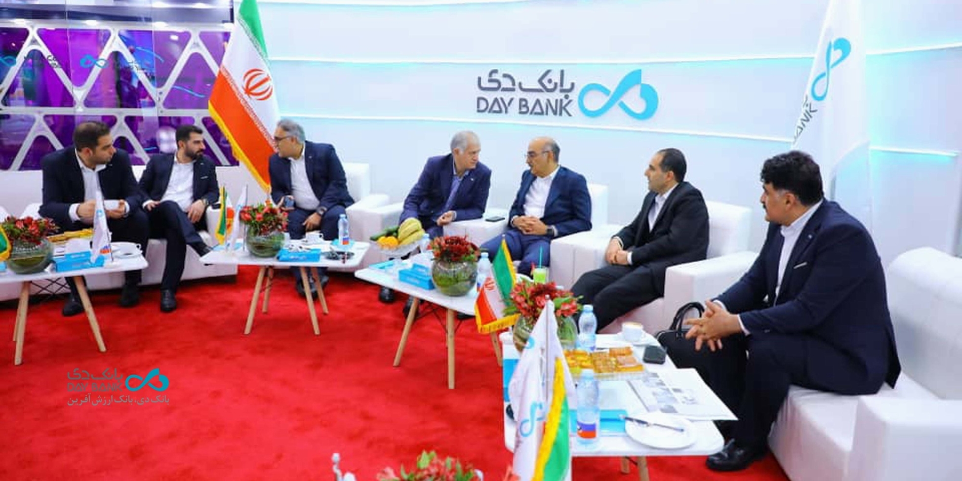 ادامه رایزنیها در غرفه بانک دی، درپنجمین روزنمایشگاه کیش اکسپو