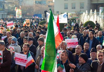 اصفهانی‌ها در حمایت از رهبری و ایستادن پای ایران به میدان آمدند