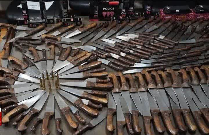 ۵ هزار و ۸۰۰ قبضه سلاح سرد در توقیف پلیس