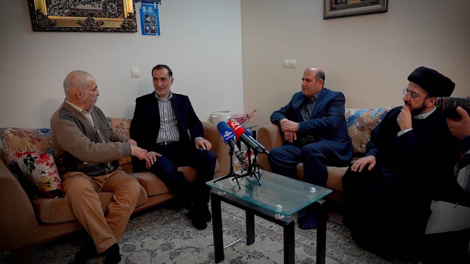 همزمان با گرامیداشت روز جانباز انجام شد؛ دیدار معاون رئیس جمهور و رئیس بنیاد شهید و امور ایثارگران با سه تن از جانبازان