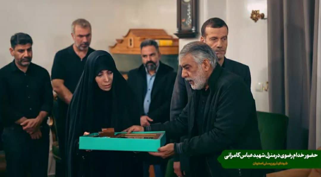  سرپرست بنیاد شهید استان اصفهان با خانواده شهید عباس کامرانی دیدار و گفت‌وگو کرد