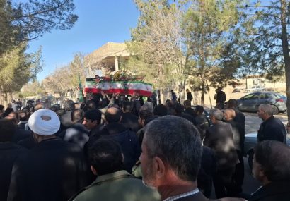 جانباز ۷۰ درصد شهید حاج اسماعیل عمویی در شهر سین برخوار اصفهان به همرزمان شهیدش پیوست جانباز ۷۰ درصد شهید حاج اسماعیل عمویی در شهر سین برخوار اصفهان به همرزمان شهیدش پیوست