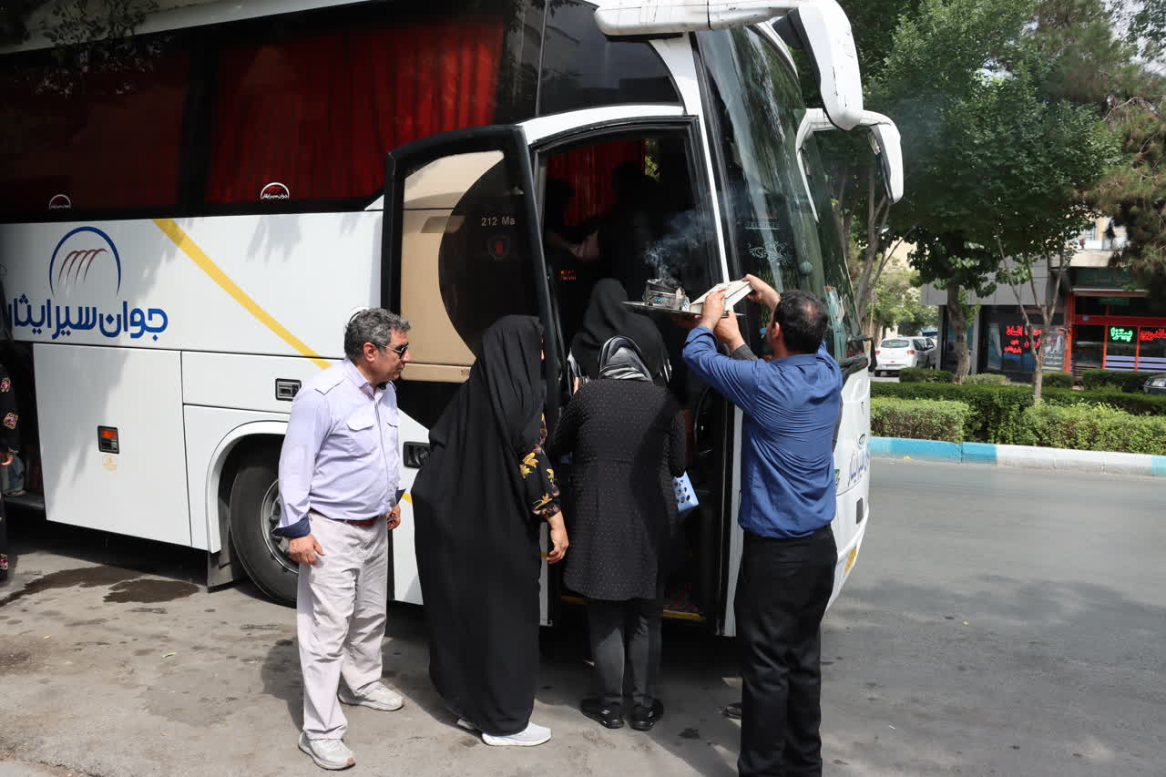 معاون فرهنگی کمیته امداد استان اصفهان خبر داد: اعزام ۴۷ کاروان زیارتی مددجویان زیارت‌اولی کمیته امداد‌استان اصفهان به مشهد و قم