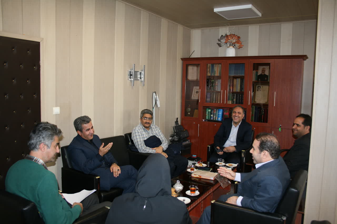 تسریع در صدور اسناد نهضت ملی مسکن دیواندره با اعزام تیم‌های فنی ثبت اسناد