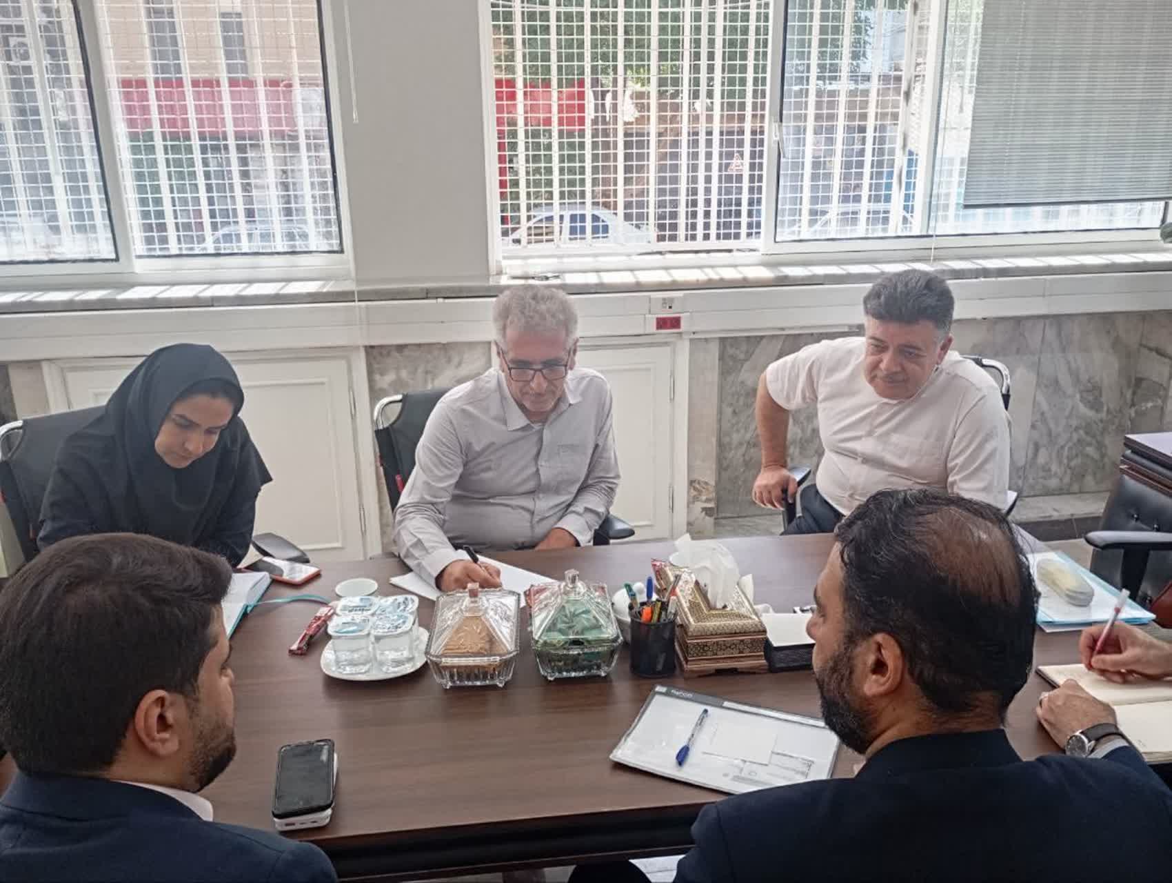 برگزاری کارگروه هماهنگی فواد با تأکید بر رسیدگی فوری به نارضایتیهای اربابرجوع و بهبود رضایتمندی عمومی در دفتر رئیس سازمان مدیریت استان اصفهان با حضور نمایندگان سازمان اداری و استخدامی کشور