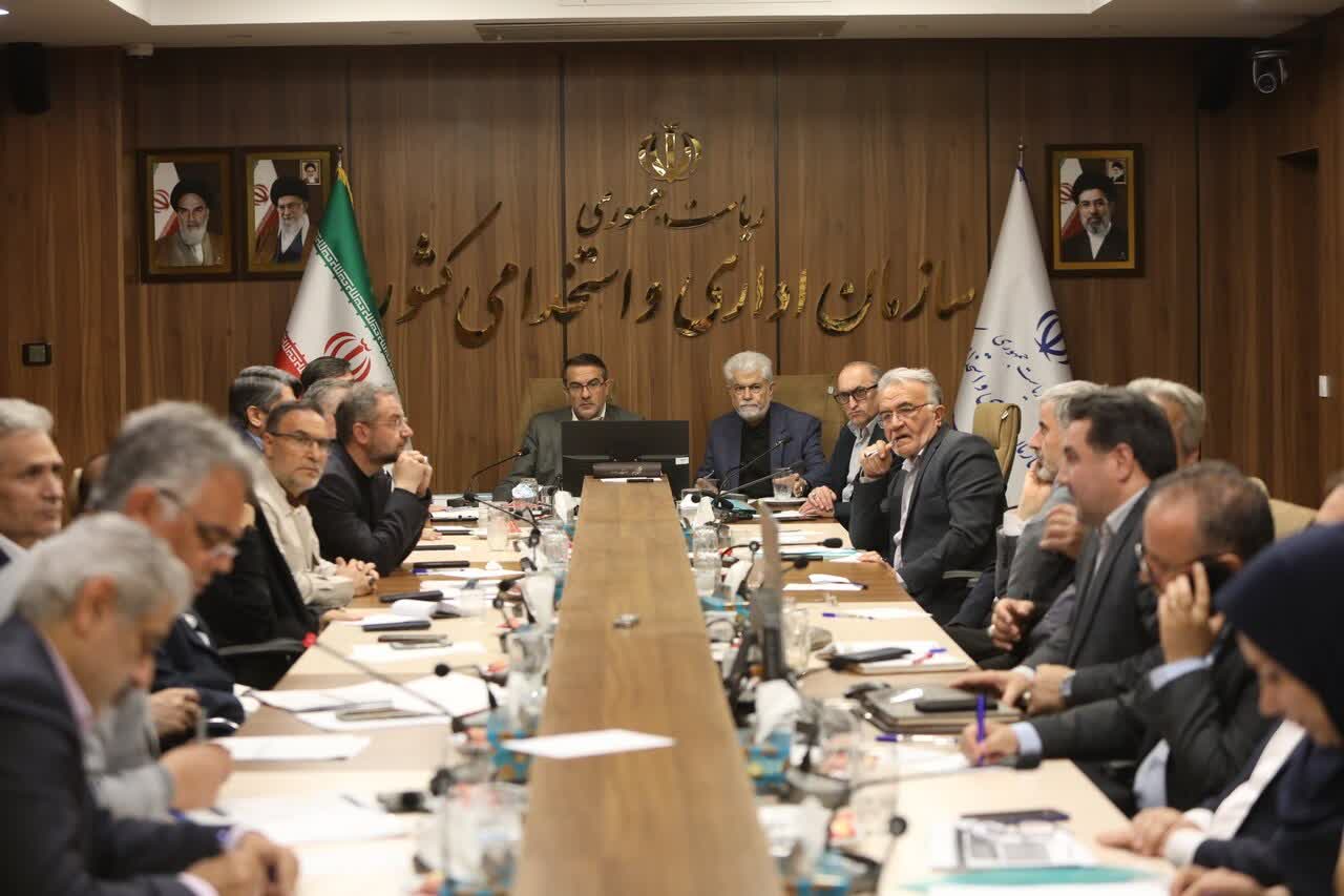 بیشترین توجه استخدامی به وزارت بهداشت/ حل مشکلات نیروی انسانی و پرداختی نظام سلامت با همکاری مجلس در دستور کار است/ کمبود نیرو در مجوزهای آتی مورد توجه ویژه قرار میگیرد