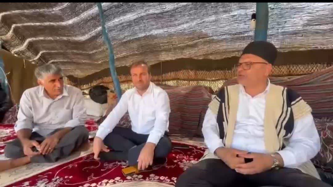 احترام و تکریم مادر شهید از تبار عشایر غیور ایران / تقدیر پایگاه خبری شهید یاران از پیگیری مطالبات محرومان