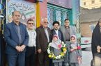 بدرقه فرزندان شهید سعید اسماعیلوندی به مدرسه با حضور معاون سیاسی اجتماعی استانداری خوزستان