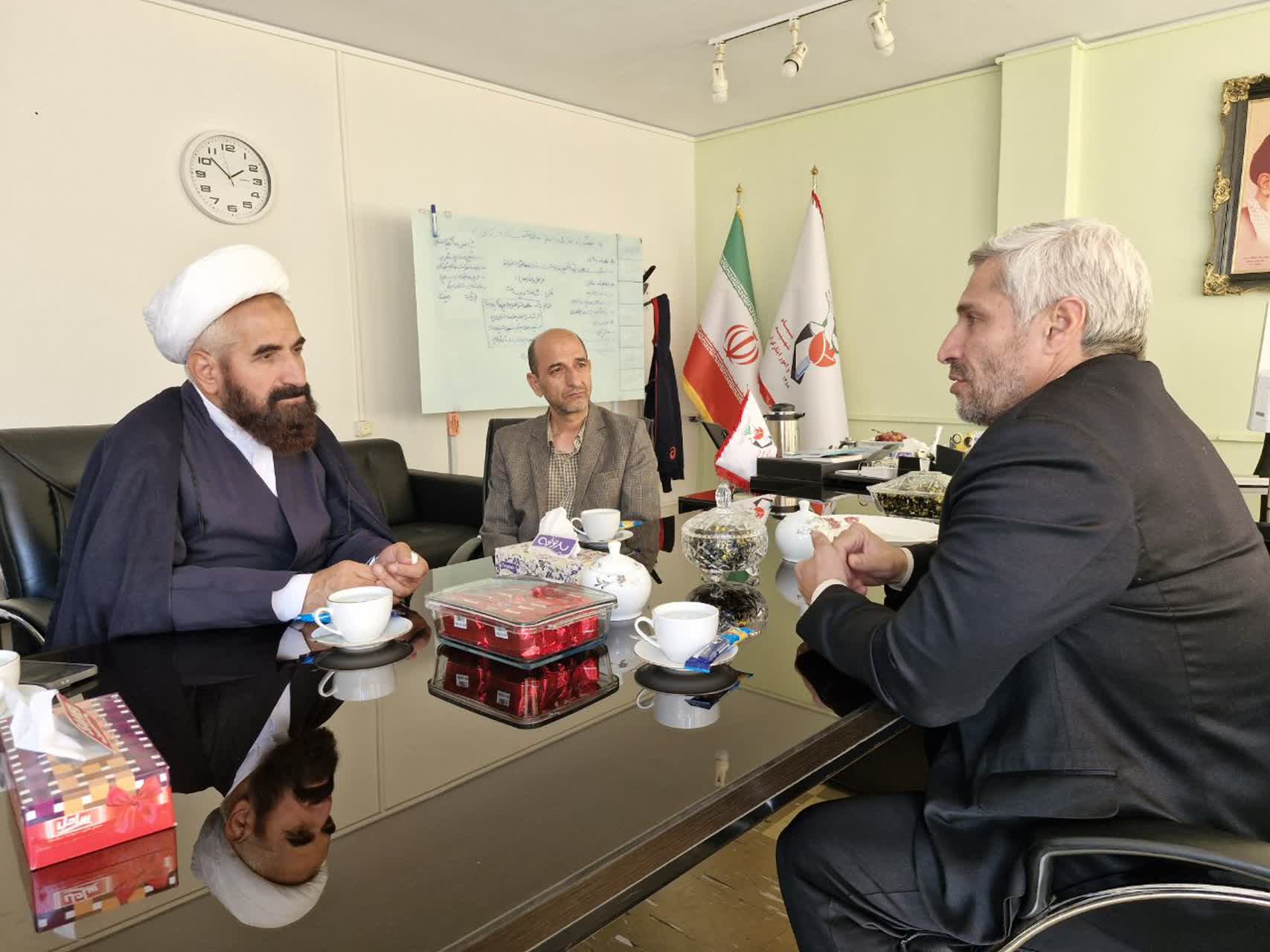 دیدار مدیرکل بنیاد شهید یزد با مدیرکل ارتباطات و مراجعات مرکز